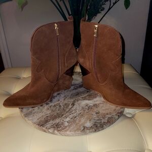 Jessica Simpson Tan Suede Booties